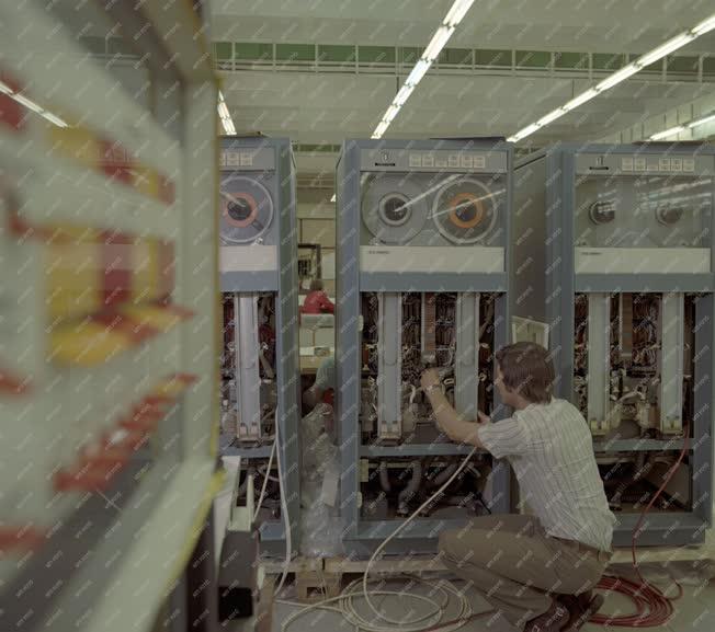 Ipar - Számítástechnika - Számítógépek készülnek a Videotonban 