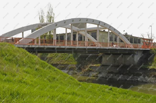 Simontornya - Sió közúti híd
