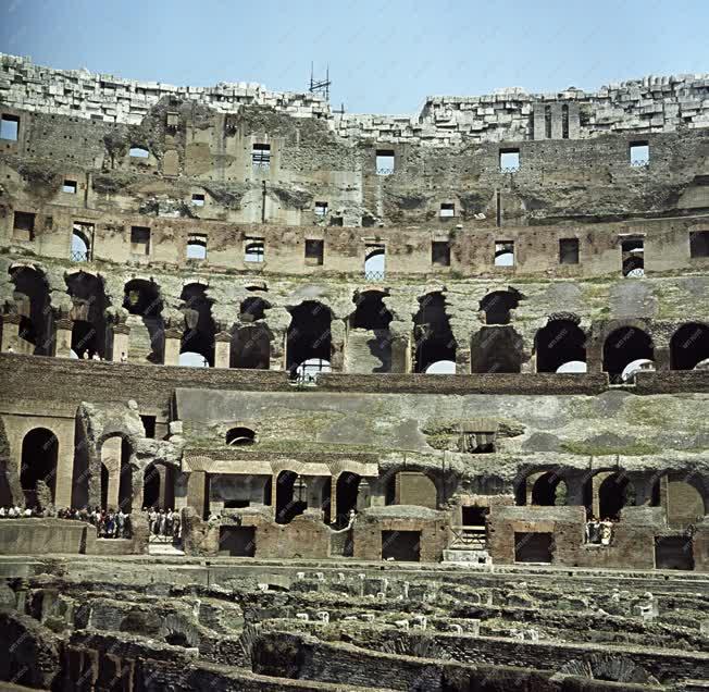 Városkép - Róma - Colosseum