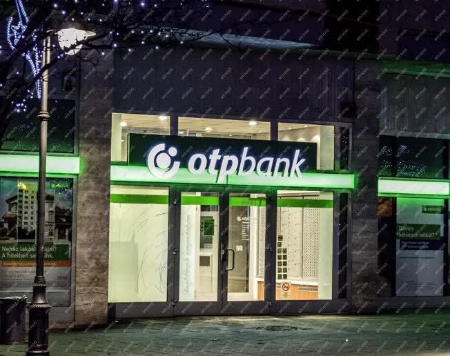 Városkép - Budapest - OTP Bank fiók