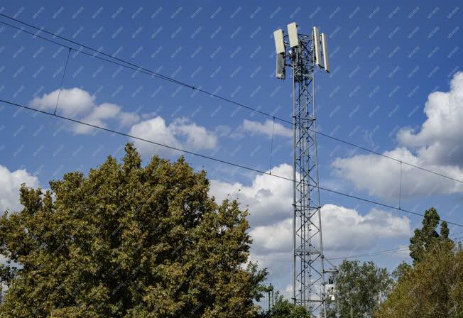 Telekommunikáció - Mobilkommunikációs átjátszó torony