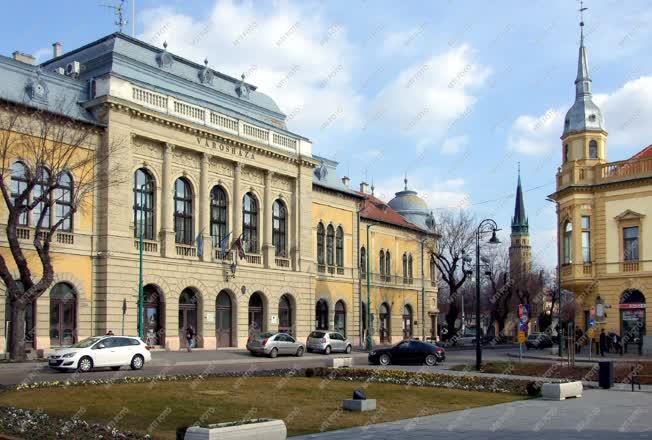 Városkép - Cegléd - A Kossuth tér 