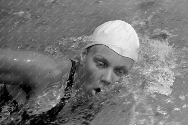 Sport - Úszás - Madarász Csilla úszónő egy napja