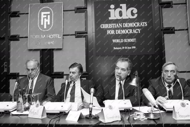 Csúcsértekezlet - Kereszténydemokrata Internacionálé