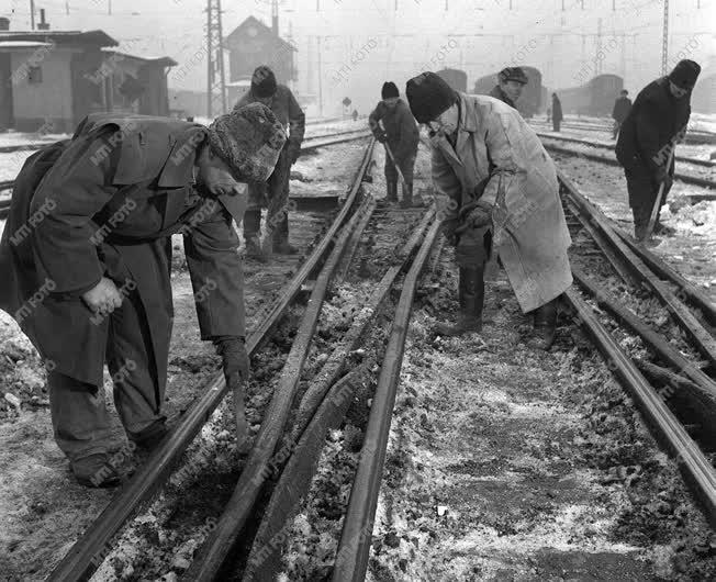 A szerző válogatása - Téli gondok a Keleti Pályaudvaron