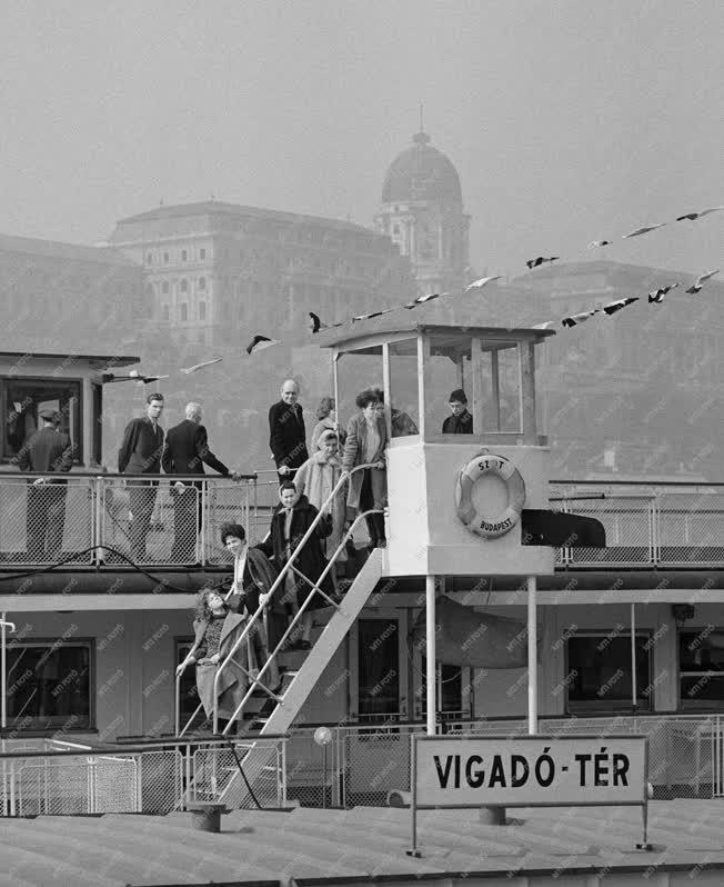 Szabadidő - SZOT Budapest üdülőhajó