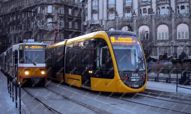 Közlekedés - Budapest - Villamosok a fővárosban