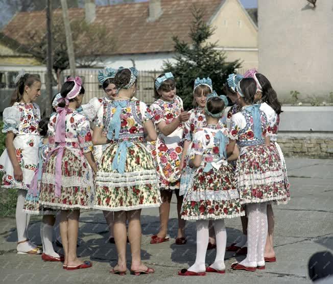 Folklór - Kalocsai népviselet