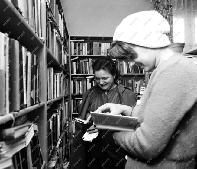 Könyvtárak a Budapesti Vegyipari Gépgyárban