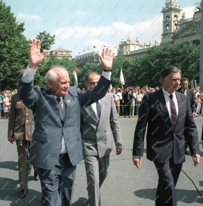 Belpolitika - Göncz Árpád köztársasági elnök beiktatása