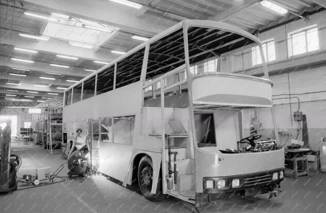 Járműipar - Emeletes autóbuszok gyártása
