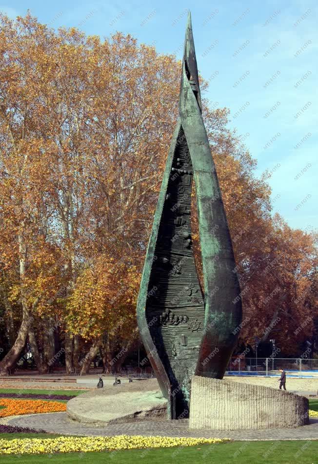 Szobrászat - Budapest - Centenáriumi emlékmű