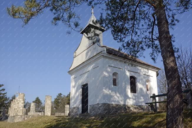 Egyházi épület - Zebegény - Kálvária-kápolna