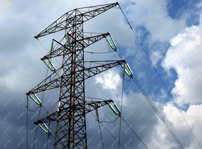 Energia - Budapest - Elektromos távvezeték tartóoszlopa