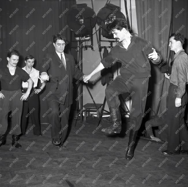 Tánc - Szovjet táncosok Budapesten