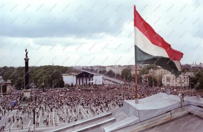 Belpolitika - Nagy Imre és mártírtársainak újratemetése 