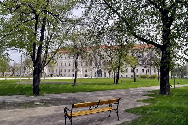 Oktatási létesítmény - Budapest - Nemzeti Közszolgálati Egyetem