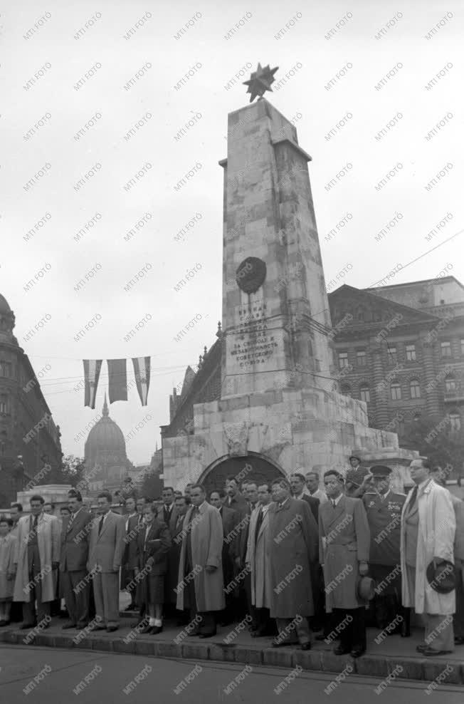 Belpolitika - Szabadság téri békenagygyűlés