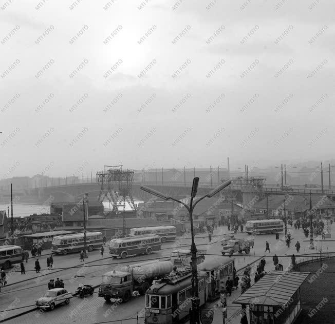 A szerző válogatása - A Boráros tér