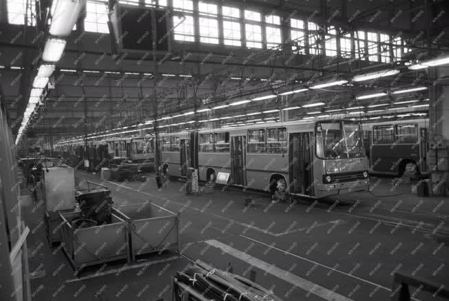 Ipar - Járműgyártás - Leállt a termelés a budapesti IKARUS-nál