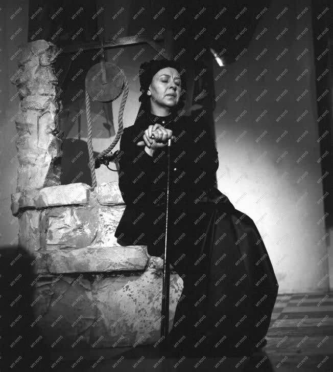 Kultúra - Színház - Federico Garcia Lorca: Bernarda Alba háza