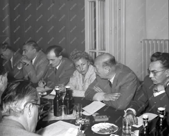 Belpolitika - A Hazafias Népfront bizottsági ülése