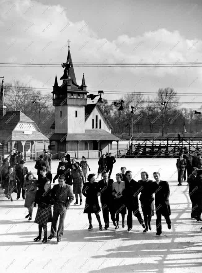 Városkép-életkép - Műlyégpálya