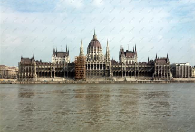 Város - Budapest - Parlament