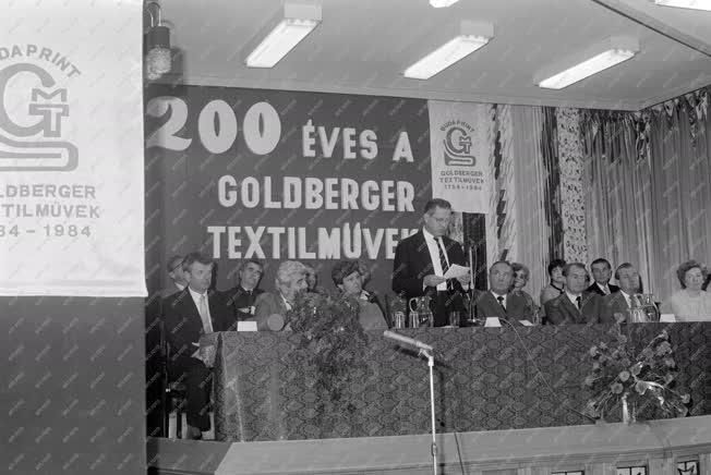 Ipar - Textilipar - 200 éves a Goldberger Textilművek