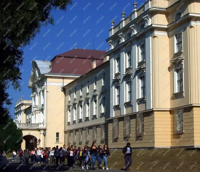 Felsőoktatás - Gödöllő - A Szent István Egyetem főépülete