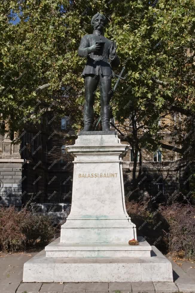 Műalkotás - Budapest - Balassi Bálint szobra