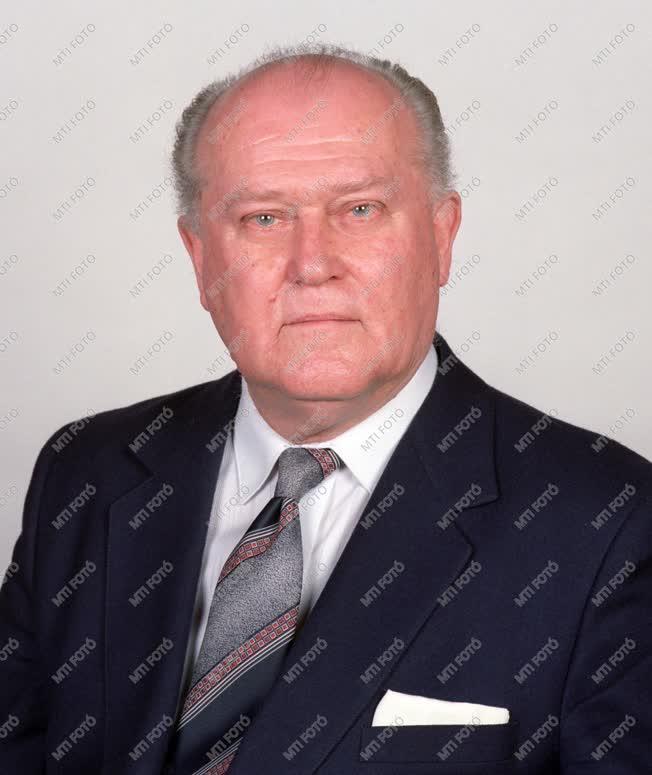 1990-es Kossuth-díjasok - Dr. Hajnóczy Gyula