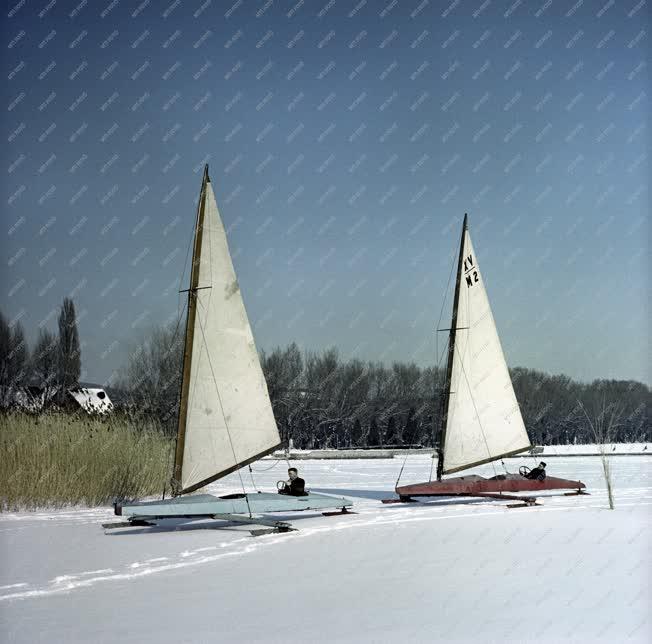 Téli sportok - Befagyott a Balaton