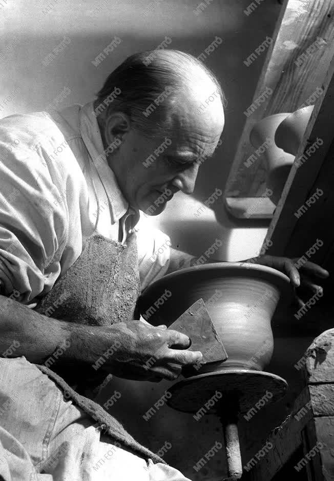 Gorka Géza Kossuth- és Munkácsy-díjas keramikus