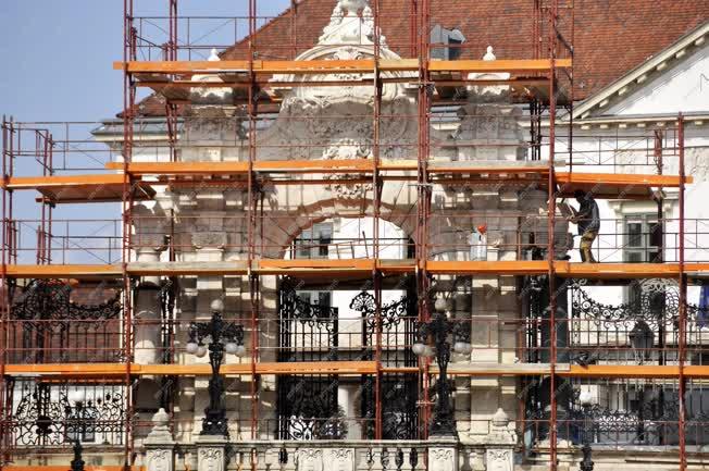 Műemlék - Felújítják a Habsburg-kaput a Budavári Palotanegyedben