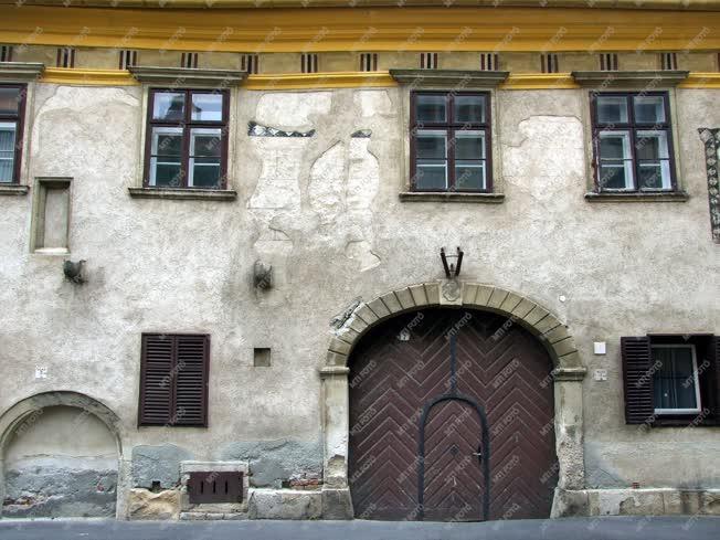 Sopron - Műemlék lakóház a Templom utca 7-ben