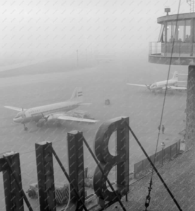 Légi közlekedés - Ferihegyi repülőtér
