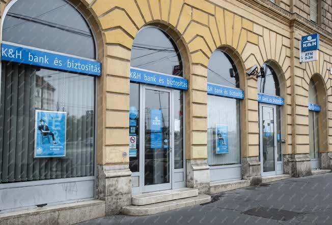 Pénzügy - Budapest - Kereskedelmi és Hitelbank fiók
