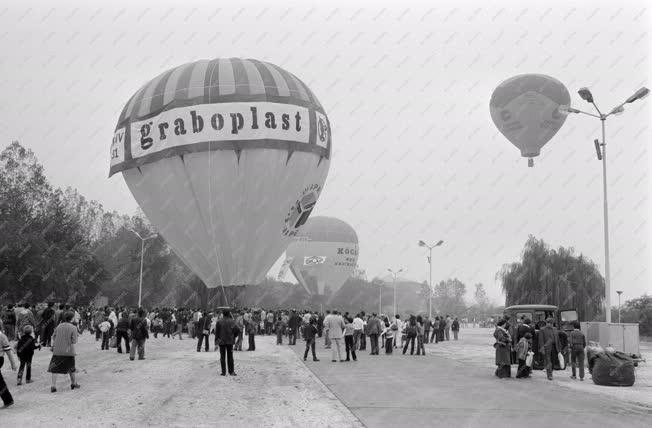 Kereskedelem - Technika - Hőlégballonok az őszi BNV-n 