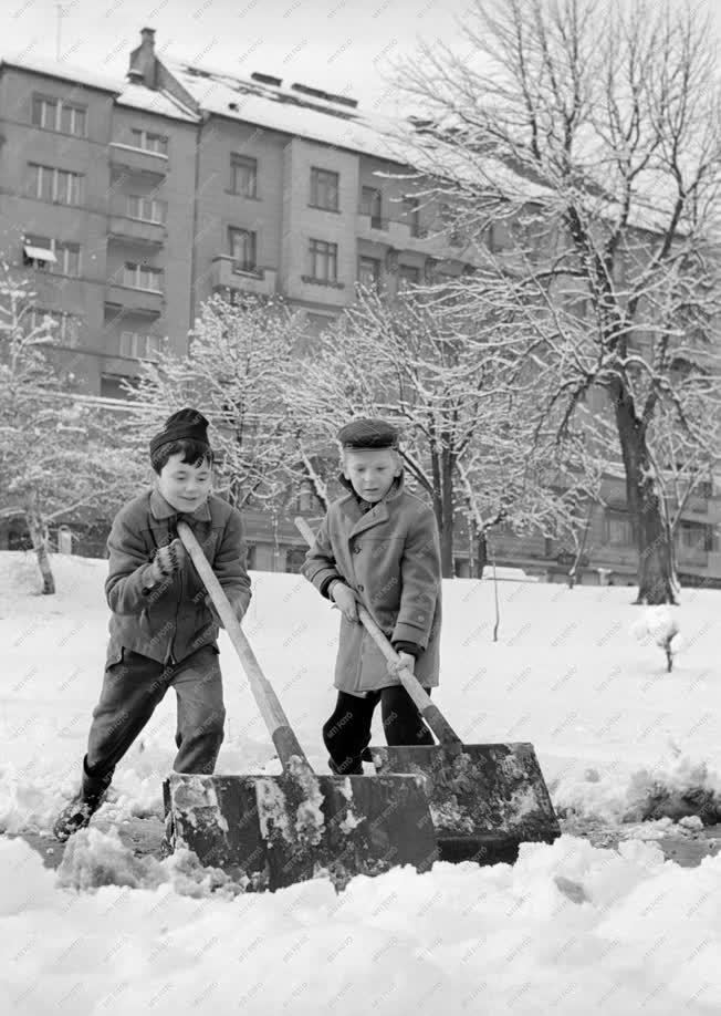 Életképek - Budapest télen 