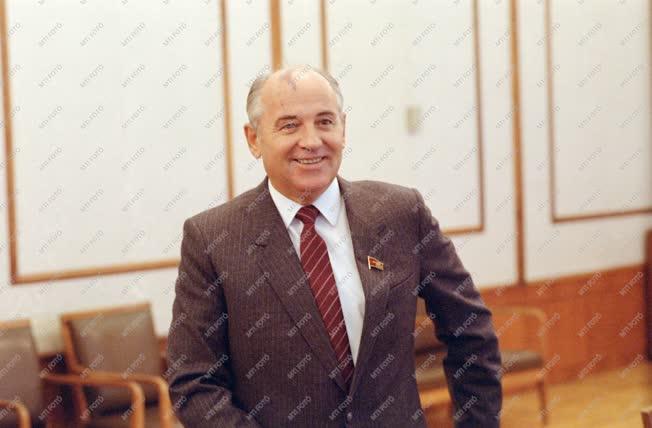 Külpolitika - Mihail Gorbacsov