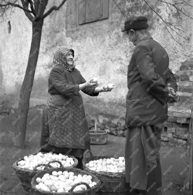 Életkép - Utcai tojásárus