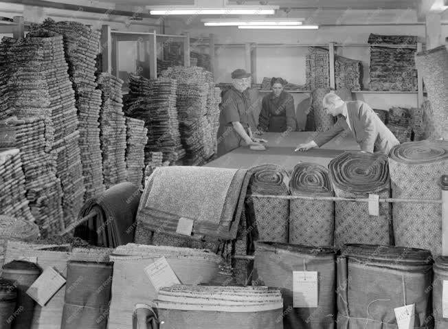 Ipar - Kőszegi Textilművek készáruraktára