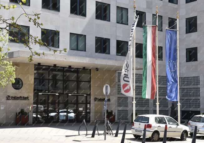 Pénzügy - UniCredit Bank Magyarország székháza