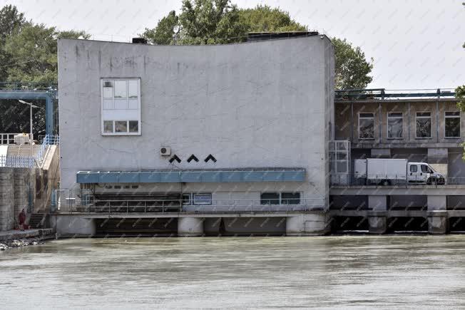 Vízi közlekedés - Budapest - Kvassay zsilip