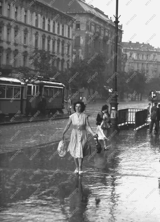 Időjárás - Nyári zápor Budapesten 