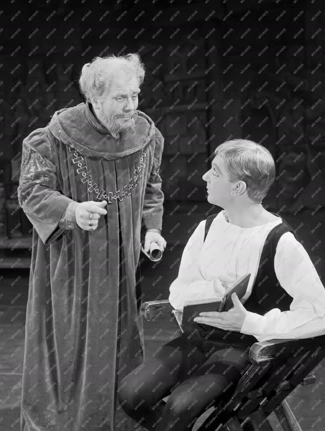 Kultúra - Madách Színház - William Shakespeare: Hamlet, dán királyfi