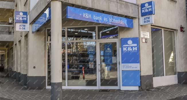 Pénzügy - Budapest - K&H bankfiók