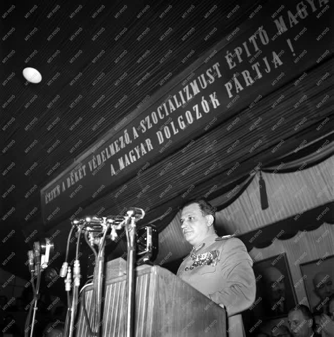 Belpolitika - Az MDP II. kongresszusa