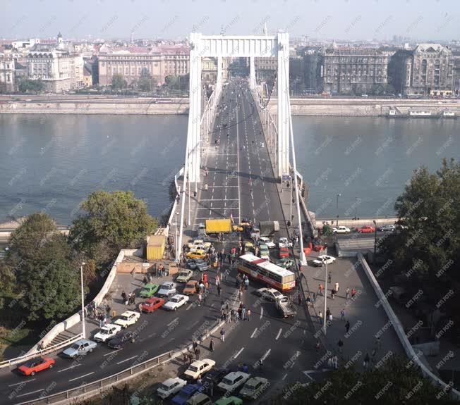 Tüntetés - Taxisblokád - Erzsébet híd